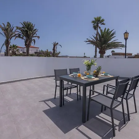Poris 1 Beachfront By Holidays * Corralejo