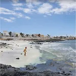 Poris 1 Beachfront By Holidays Corralejo