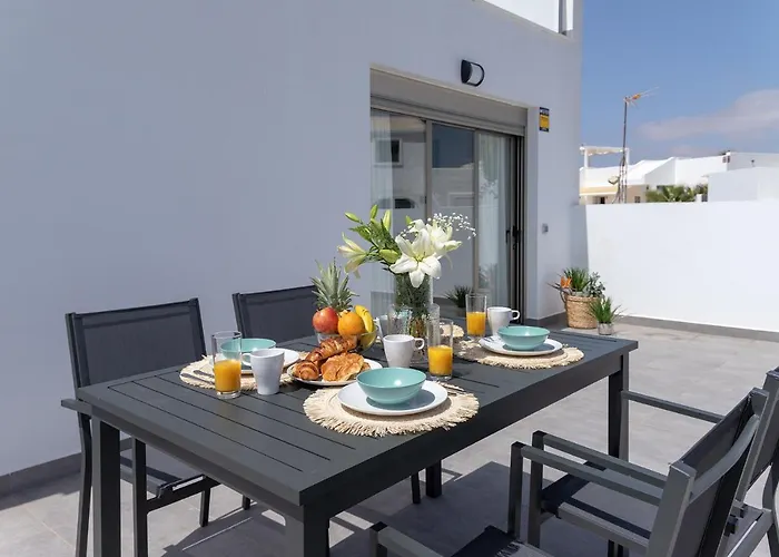 Poris 1 Beachfront By Holidays Appartement Corralejo