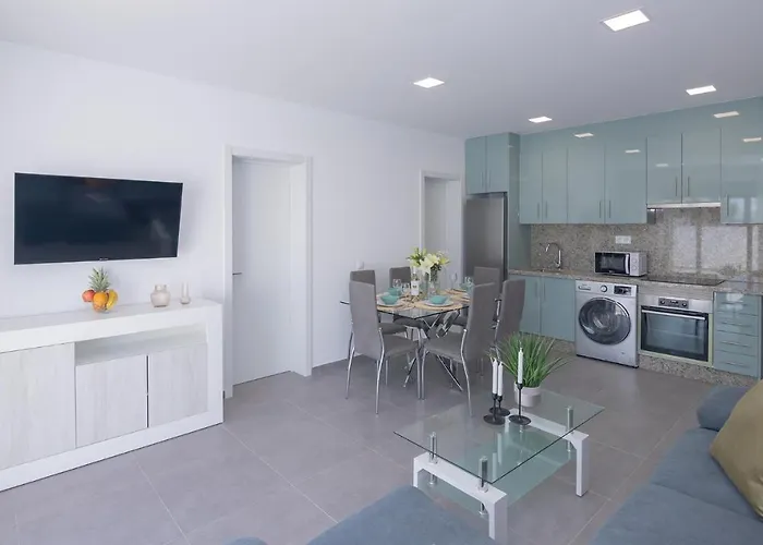 Poris 1 Beachfront By Holidays *