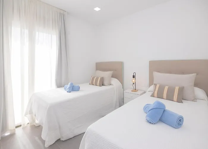 Poris 1 Beachfront By Holidays Appartement *