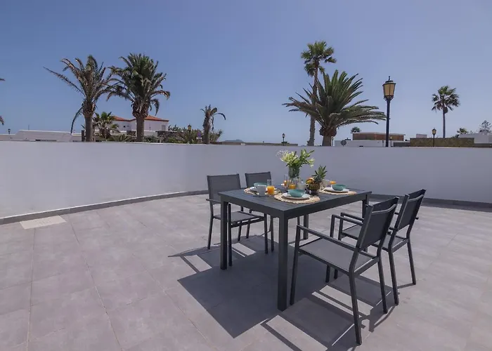 Poris 1 Beachfront By Holidays * Corralejo